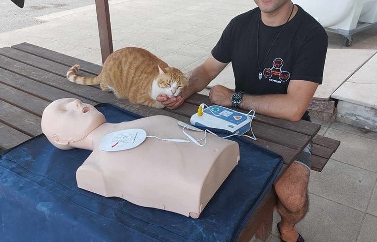 Emergency first response is the first aid pre-requisite for the rescue diver training.