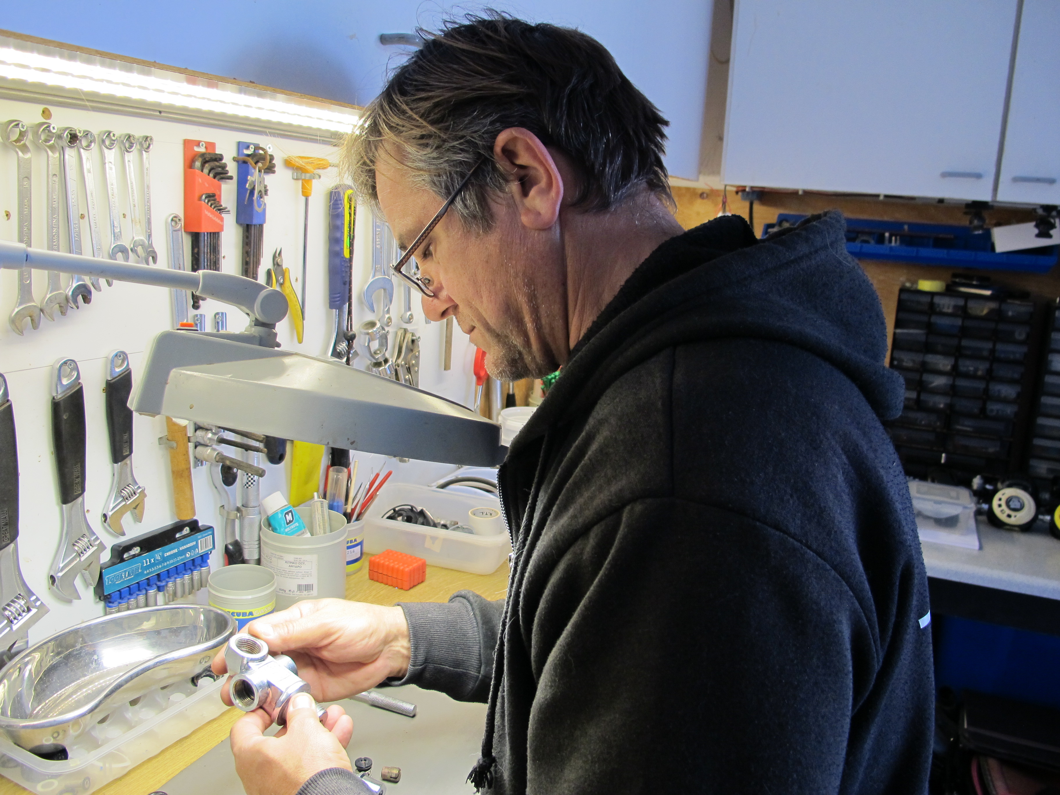 Scuba equipment servicing and gas blending