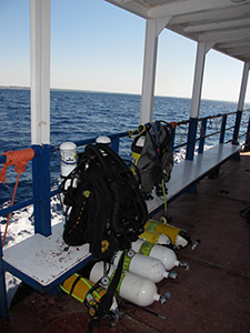 Boat diving