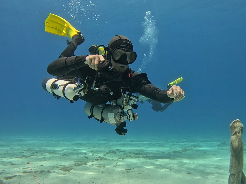 Try Sidemount Diving